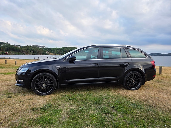 Skoda Octavia 2 of 5