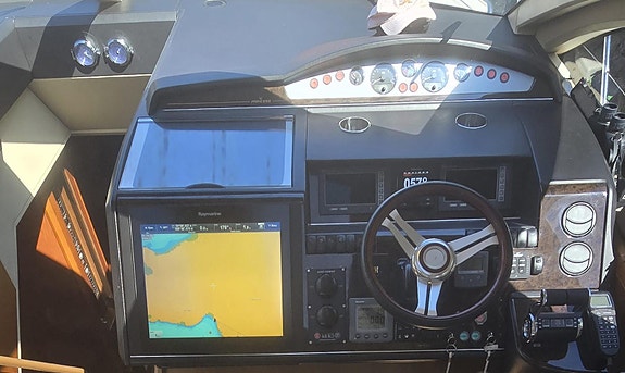 Pen og oppgradert V65 | Hydraulisk plattform | Hydrauliske thrustere | Raymarine 28 of 30