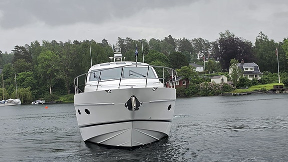 Pen og oppgradert V65 | Hydraulisk plattform | Hydrauliske thrustere | Raymarine 10 of 30