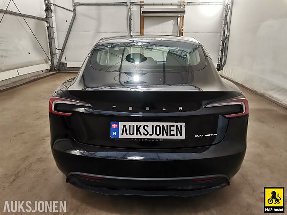 Tesla Model 3 5 of 5