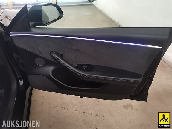 Tesla Model 3 25 of 30