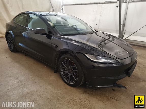 Tesla Model 3 3 of 5
