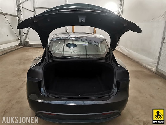 Tesla Model 3 7 of 30