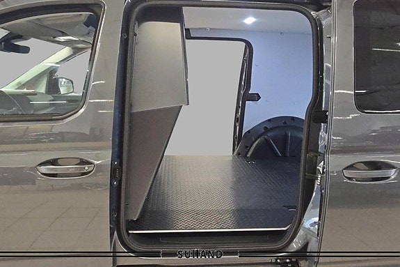 Volkswagen Caddy Maxi 18 of 30