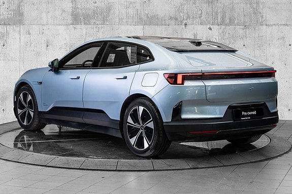 Polestar 4 5 of 5