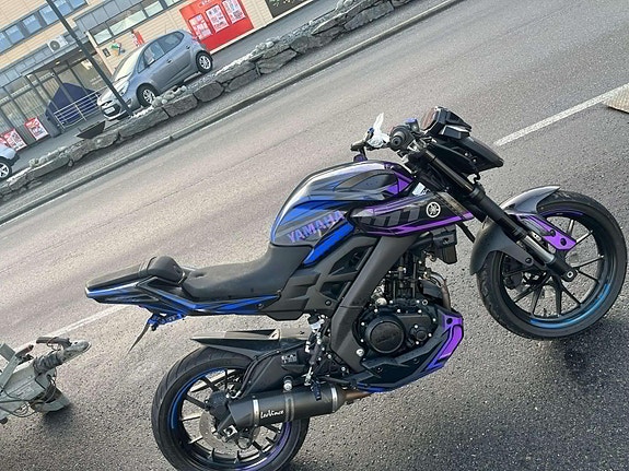 Yamaha MT-125 2 of 5