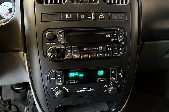 Chrysler Grand Voyager 14 of 25
