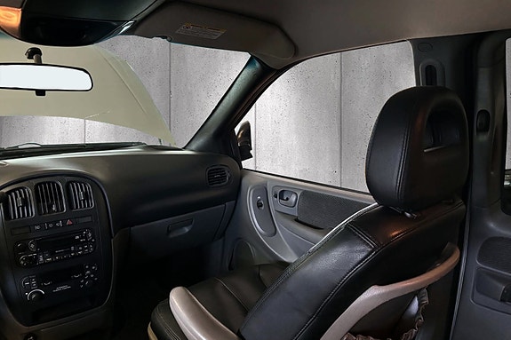 Chrysler Grand Voyager 17 of 25