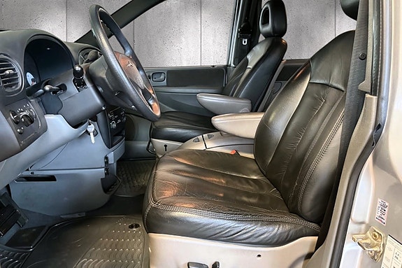 Chrysler Grand Voyager 15 of 25