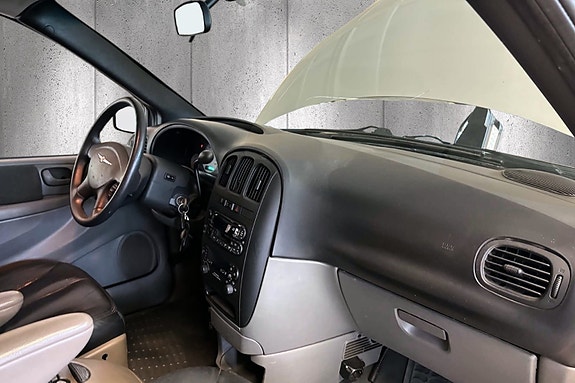 Chrysler Grand Voyager 12 of 25