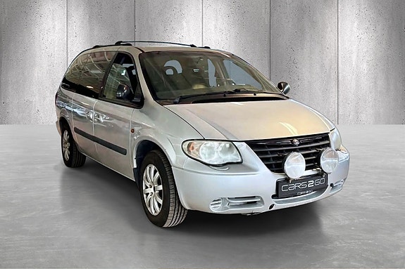 Chrysler Grand Voyager 2 of 5