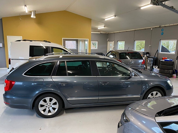 Skoda Superb 3 of 5