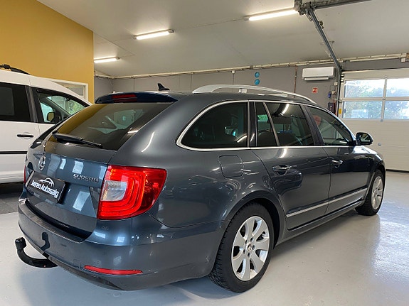 Skoda Superb 4 of 5