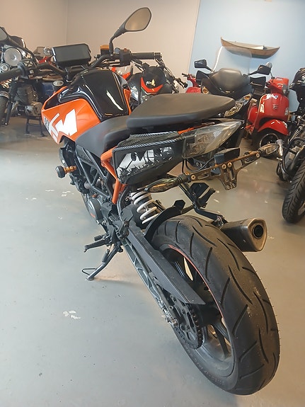 KTM 125 Duke 4 of 5