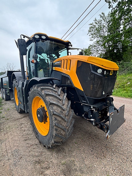 JCB Fastrac 8330 3 of 19