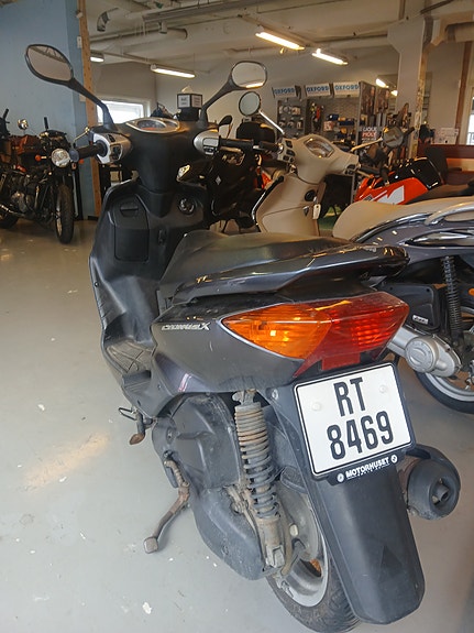 Yamaha Cygnus X 125 2 of 5
