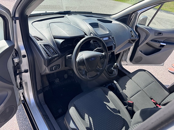 Ford Transit Connect 9 of 12