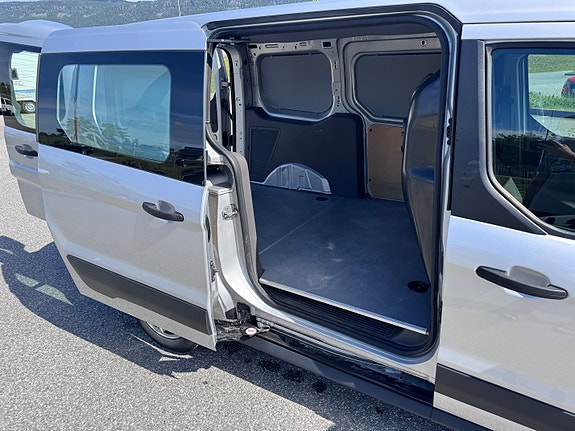 Ford Transit Connect 10 of 12