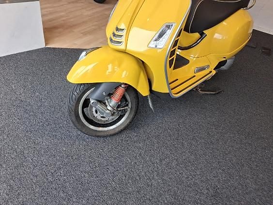Vespa GTS 300 5 of 5
