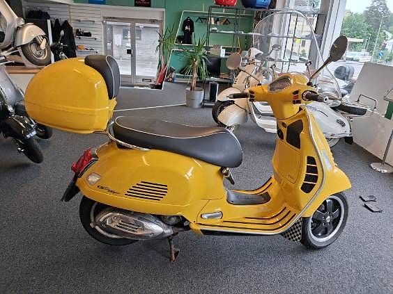 Vespa GTS 300 7 of 7