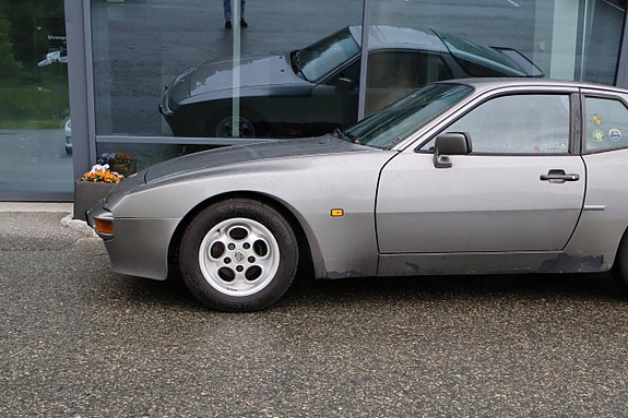 Porsche 944 2 of 5
