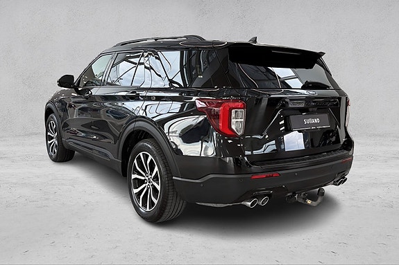 Ford Explorer 3 of 5