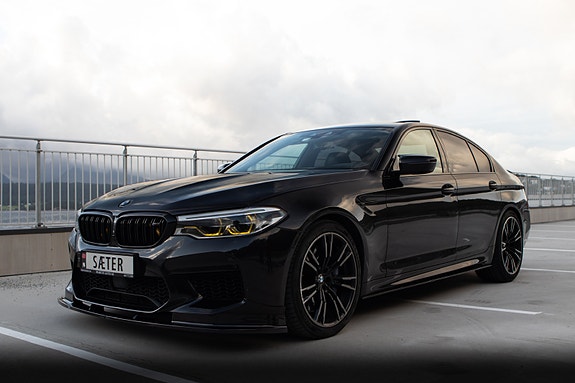 BMW M5 2 of 5