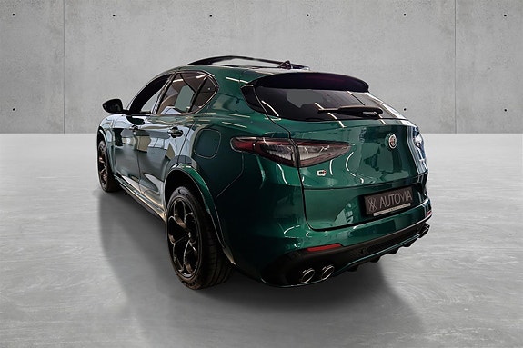 Alfa Romeo Stelvio Quadrifoglio 6 of 30