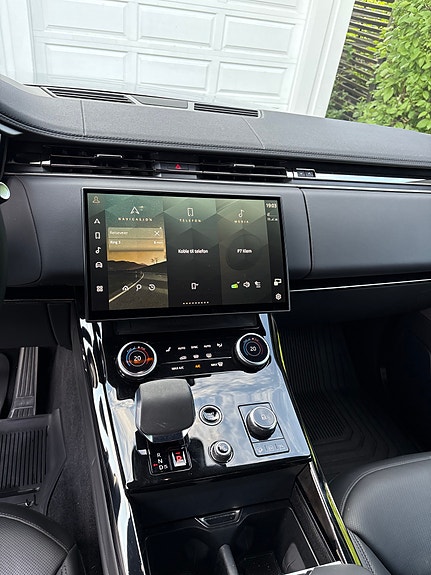 Land Rover Range Rover Sport 12 of 26