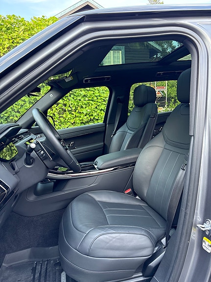 Land Rover Range Rover Sport 17 of 26