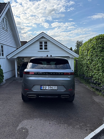 Land Rover Range Rover Sport 7 of 26