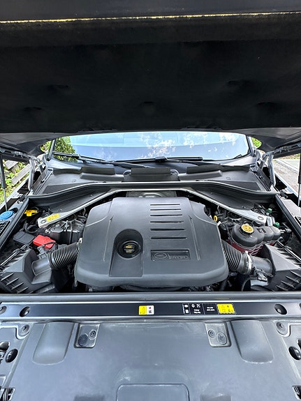 Land Rover Range Rover Sport 24 of 26