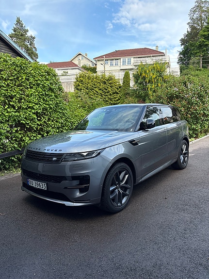 Land Rover Range Rover Sport 3 of 26
