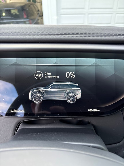 Land Rover Range Rover Sport 13 of 26
