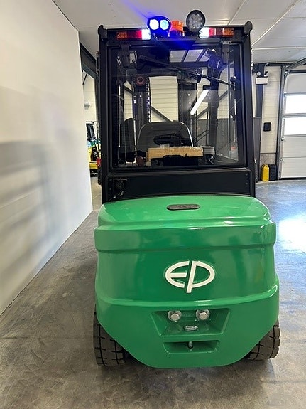EP EFL353  NY Elektrisk truck med lithium batteri. 4,8 M løfte høyde med fri løft mast, sideskift og spreder. Godt utstyrt! LAGERVARE! 2 of 5