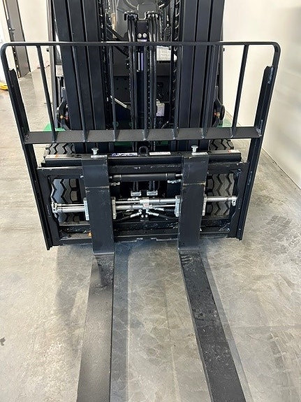 EP EFL353  NY Elektrisk truck med lithium batteri. 4,8 M løfte høyde med fri løft mast, sideskift og spreder. Godt utstyrt! LAGERVARE! 4 of 5