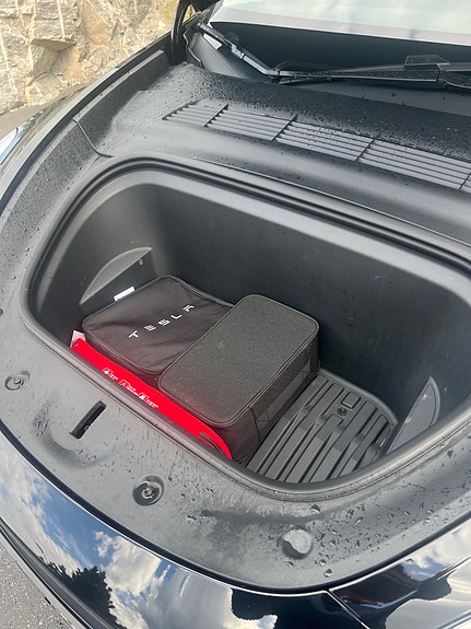 Tesla Model Y 17 of 18