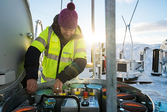 Service og vedlikehold på snøskredtårn.