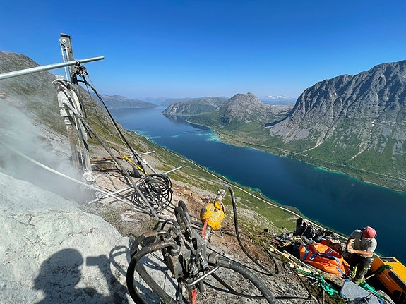 Etablering av snøskrertårn i Grøtfjord, Kvaløya