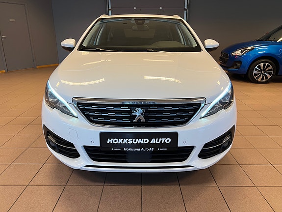 Peugeot 308 SW 3 of 5