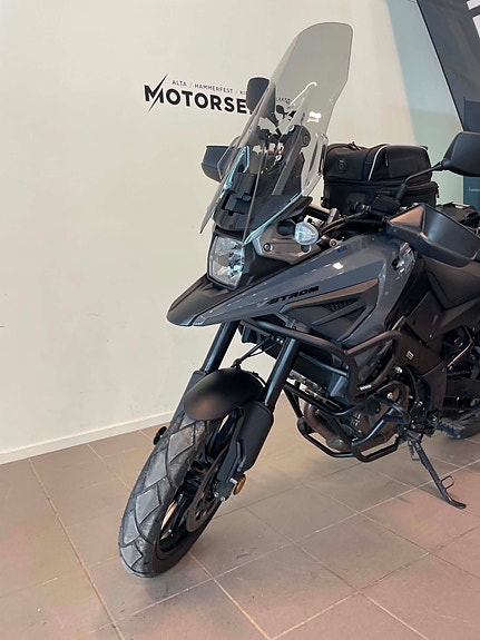 Suzuki DL 1050 V-Strom 2 of 5