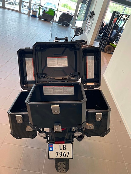 Suzuki DL 1050 V-Strom 4 of 5