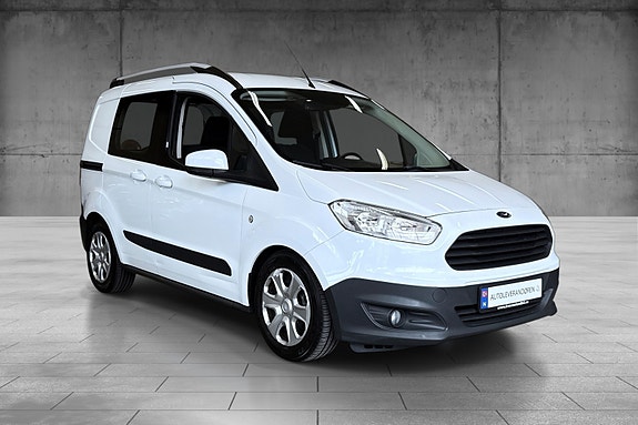 Ford Transit Courier 3 of 5