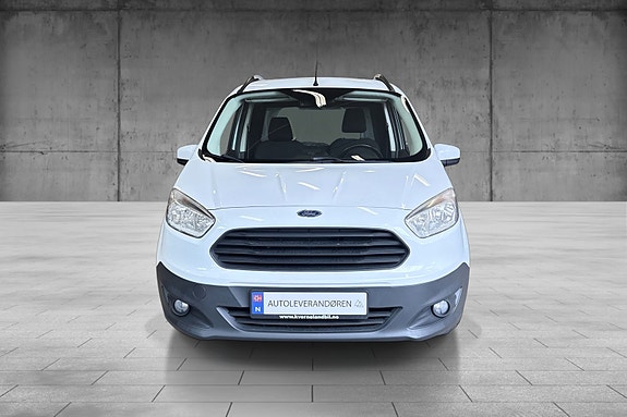Ford Transit Courier 2 of 5