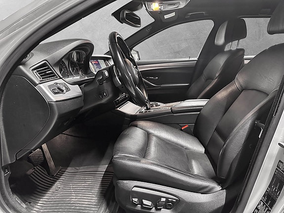 BMW 520d 13 of 30