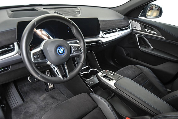 BMW iX2 16 of 20