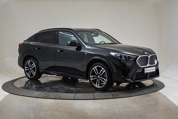 BMW iX2 13 of 20