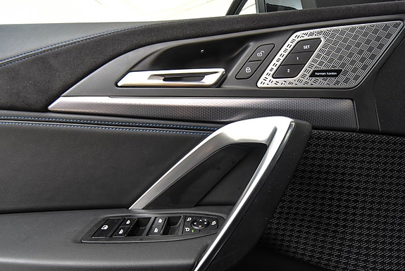 BMW iX2 12 of 20