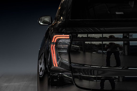 Ford Explorer 7 of 30