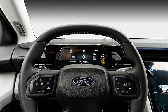 Ford Explorer 20 of 30